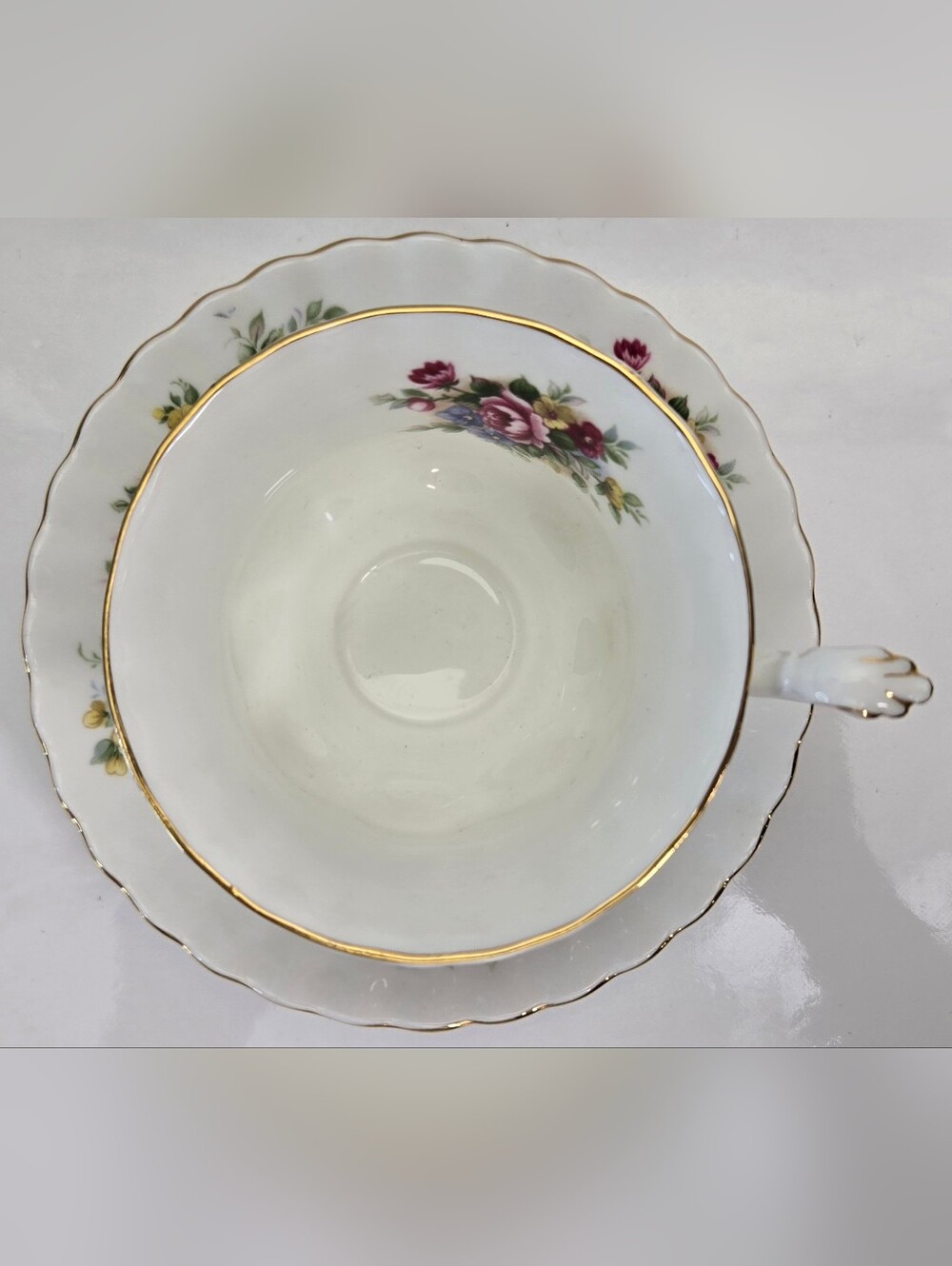Vintage Royal Albert Bone‎ China England Cup And Saucer Chelsea Garden Gold Trim - Picture 4 of 8